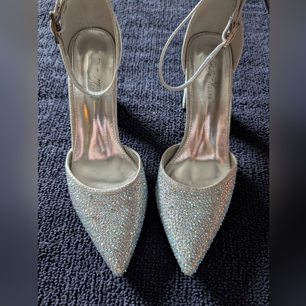 Elegant Silver Women's Shoes Bella Hanna Ivanka 11 Heel